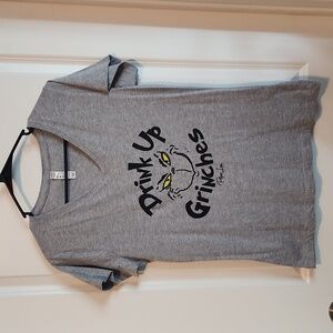 Piper Lou drink up grinches T-shirt size medium
